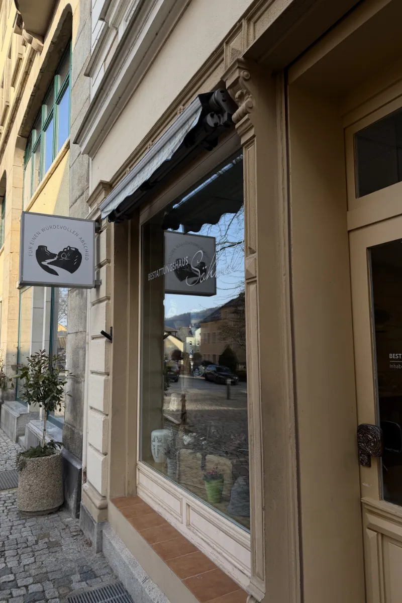 Bestattungshaus Söhnel Außenansicht