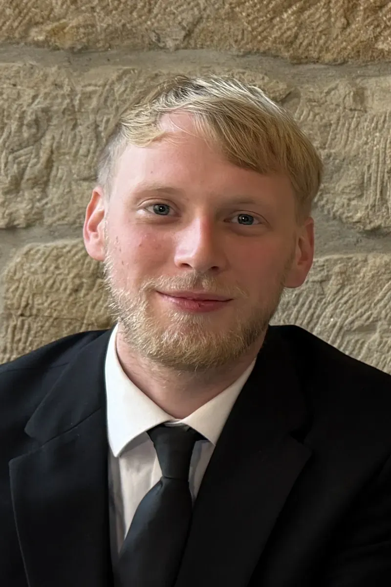 Bestattungshaus Söhnel in Bad Schandau – Mitarbeiter Philip Hexamer Mitarbeiter