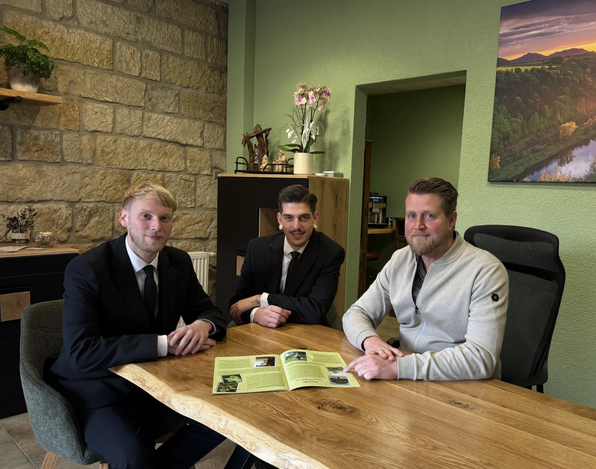 Bestattungshaus-Soehnel-in-Bad-Schandau-Bestatter-Frank-Soehnel-und-sein-Team Das Team des Bestattungshauses Söhnel in Bad Schandau